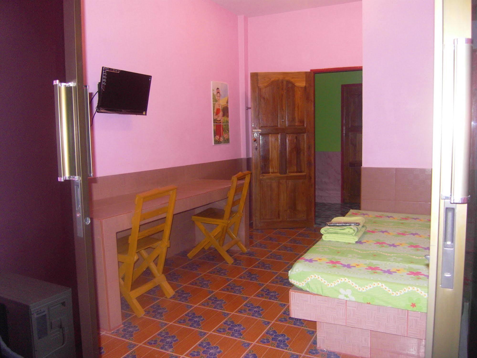 Ruengsrisiri Guesthouse Sukhothai Eksteriør bilde